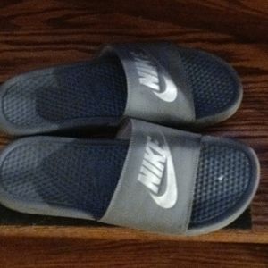 Nike flip flops